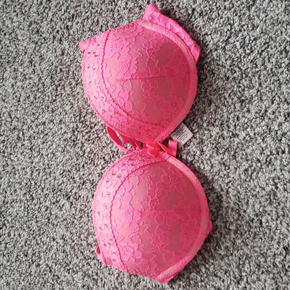 Pink bra slight push up